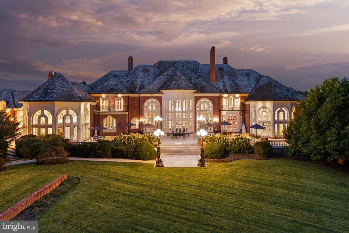 Backyard, Exterior, Facade, French Provincial