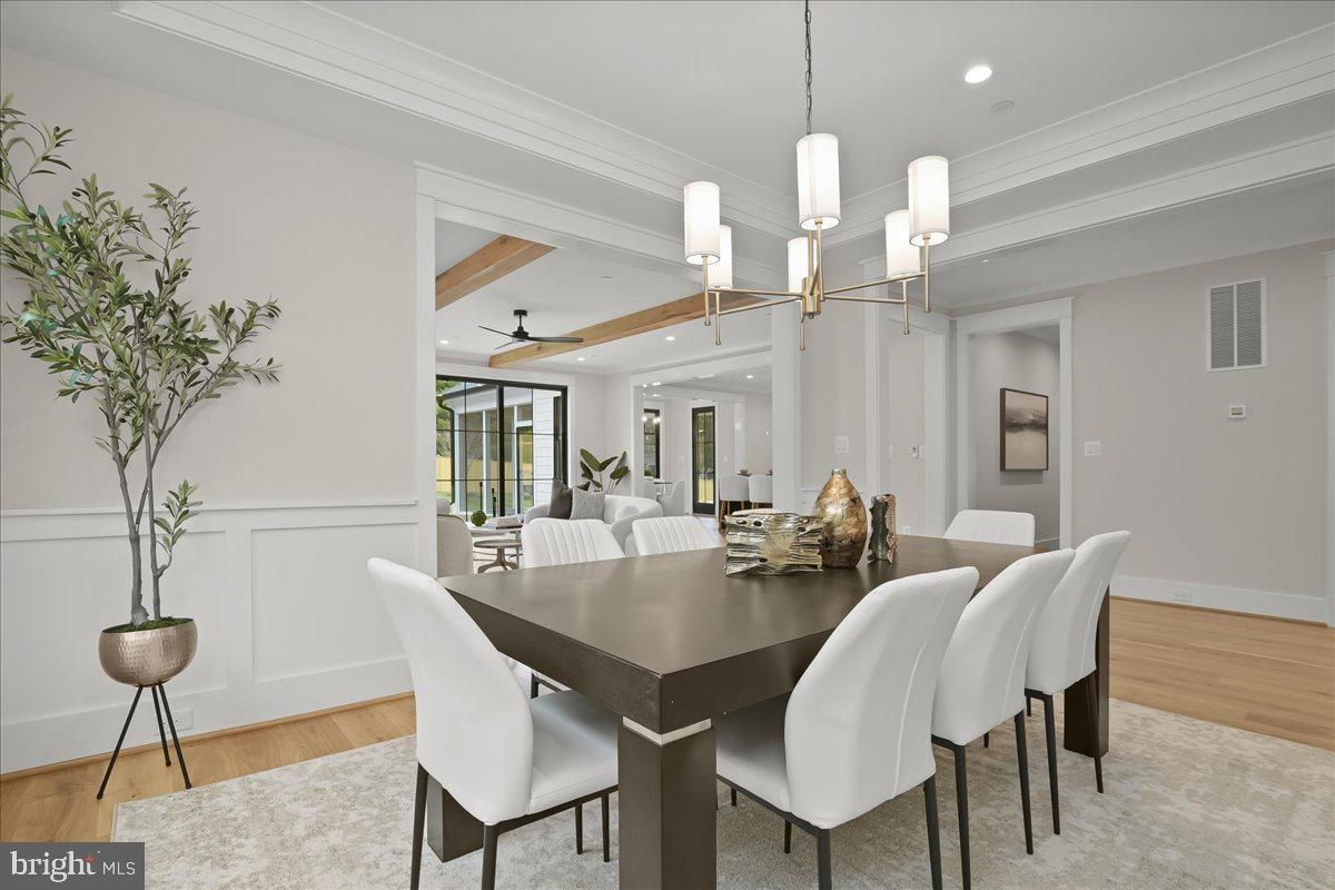 Chandelier, Dining room, Interior, Living room, Pendant Lights, Recessed Lighting, Wood Texture Flooring