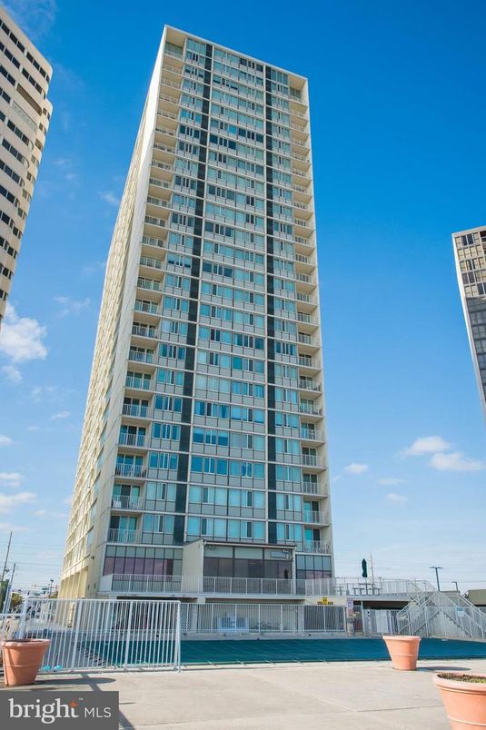 Exterior, Facade, Highrise