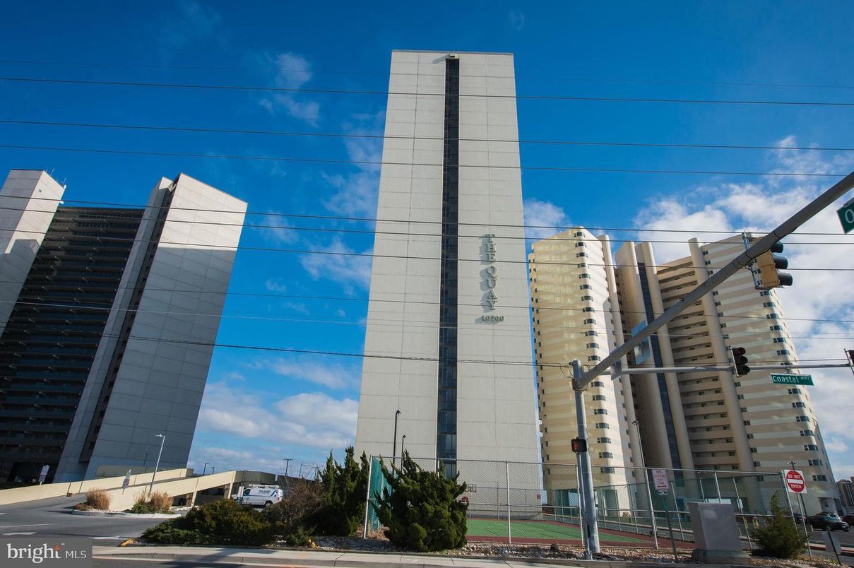 Exterior, Facade, Highrise