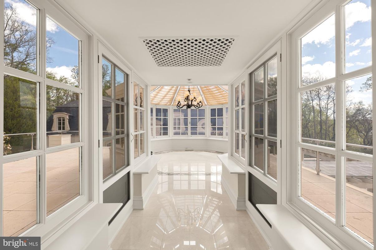 Chandelier, Interior