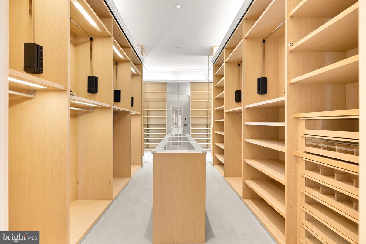 Interior, Recessed Lighting, Walk-in Closets