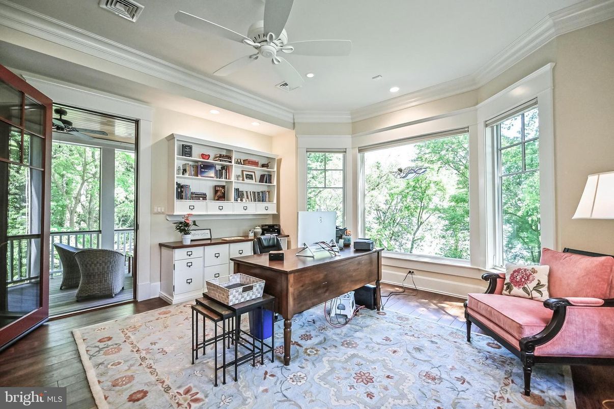 Home Office, Interior, Recessed Lighting, Wood Texture Flooring