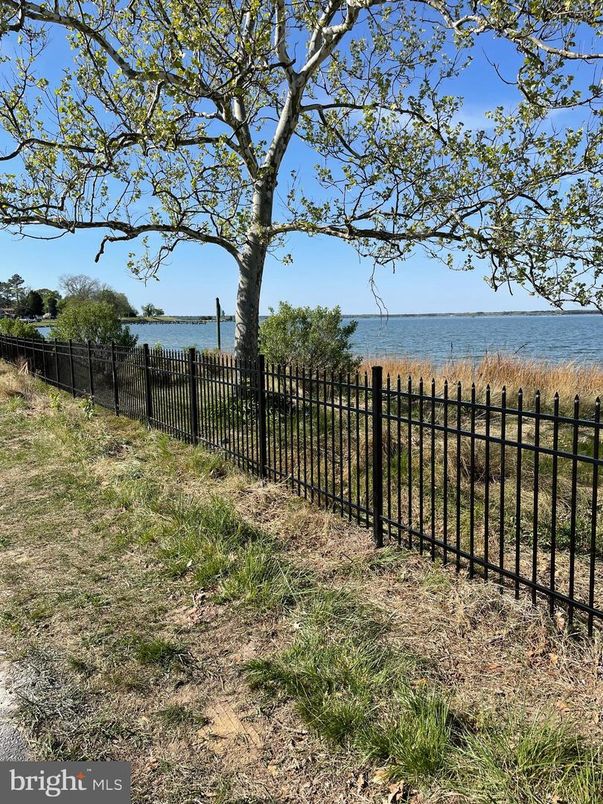 Exterior, Water