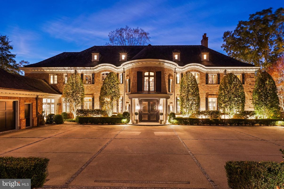Exterior, Facade, Brick Facade, French Provincial