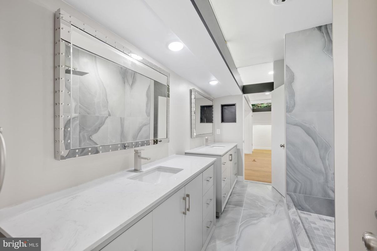 Bathroom, Dual Sink Vanities, Interior, Marble, Recessed Lighting
