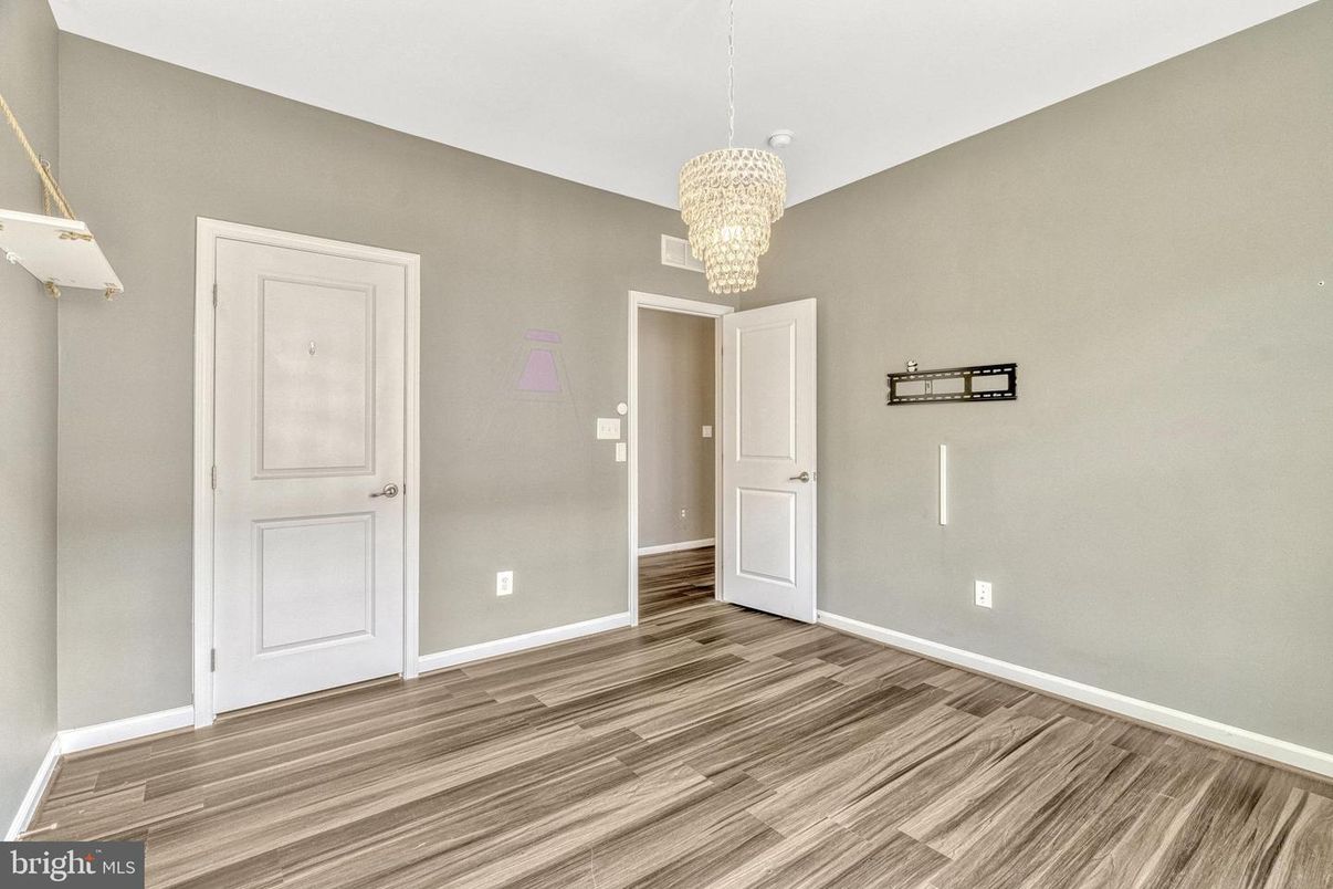 Chandelier, Empty room, Interior, Wood Texture Flooring