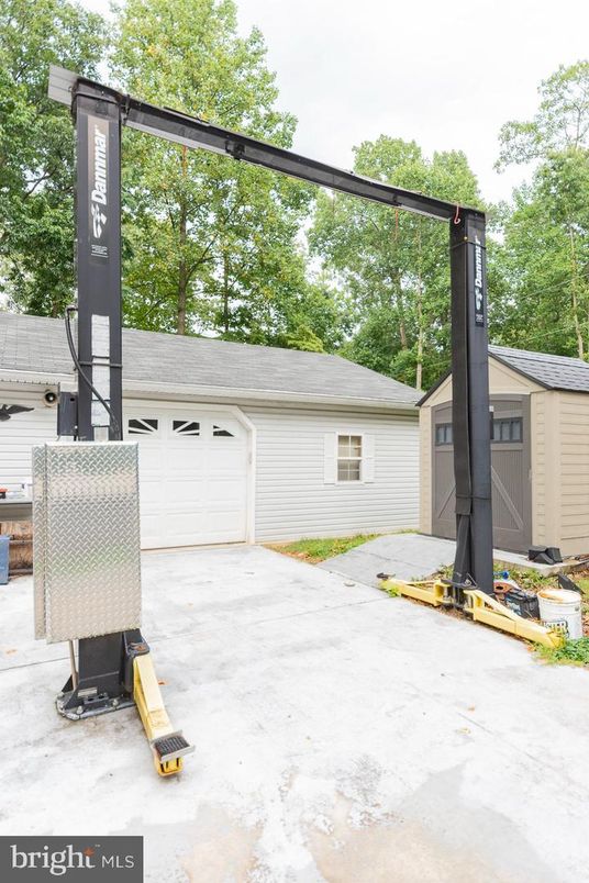 Detached Garage, Exterior