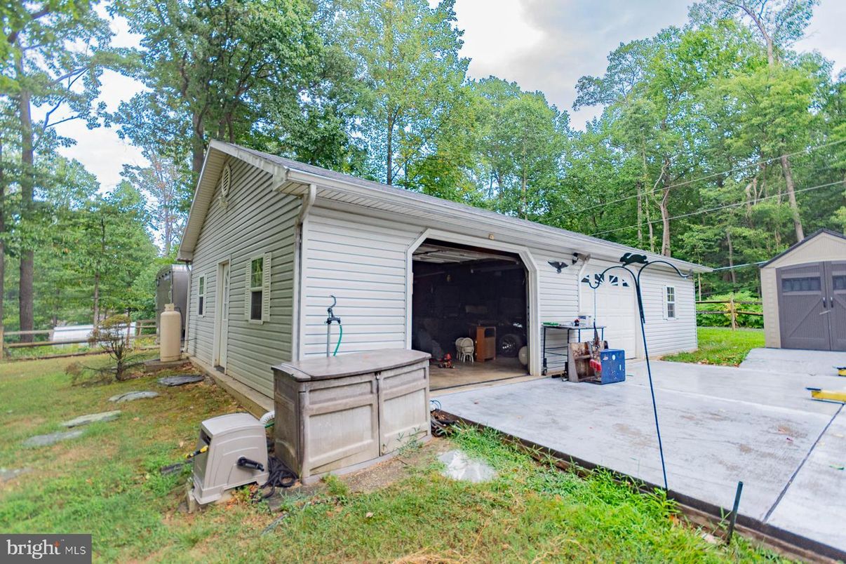 Backyard, Detached Garage, Exterior