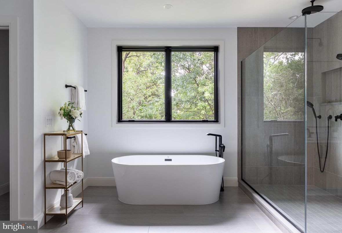 Bathroom, Free Standing Baths, Glass Shower, Interior, Recessed Lighting