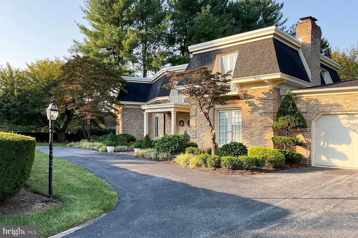 Attached, Exterior, Facade, Brick Facade, French Provincial