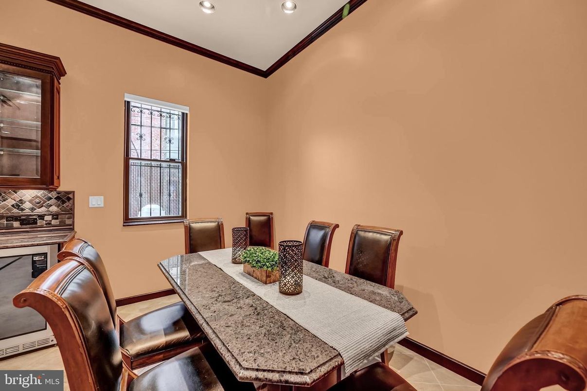 Dining room, Interior, Recessed Lighting