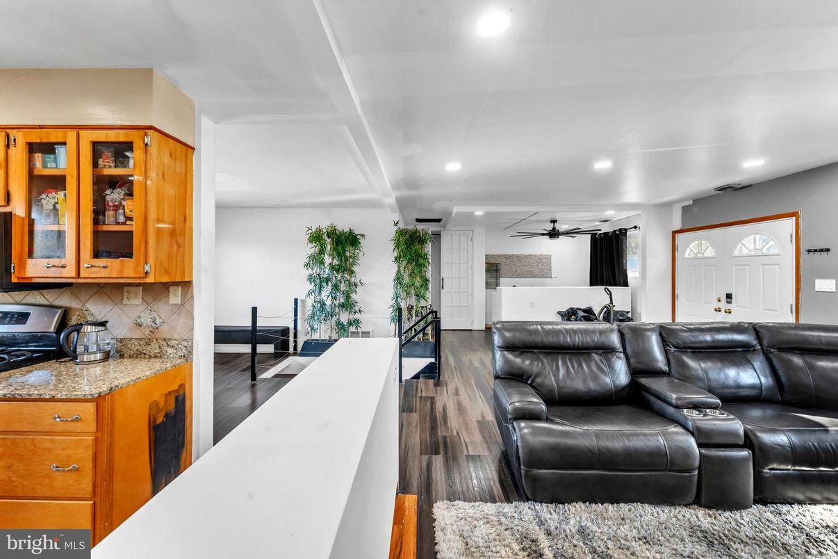 Home Theatre Room, Interior, Kitchen, Living room, Recessed Lighting, Wood Texture Flooring
