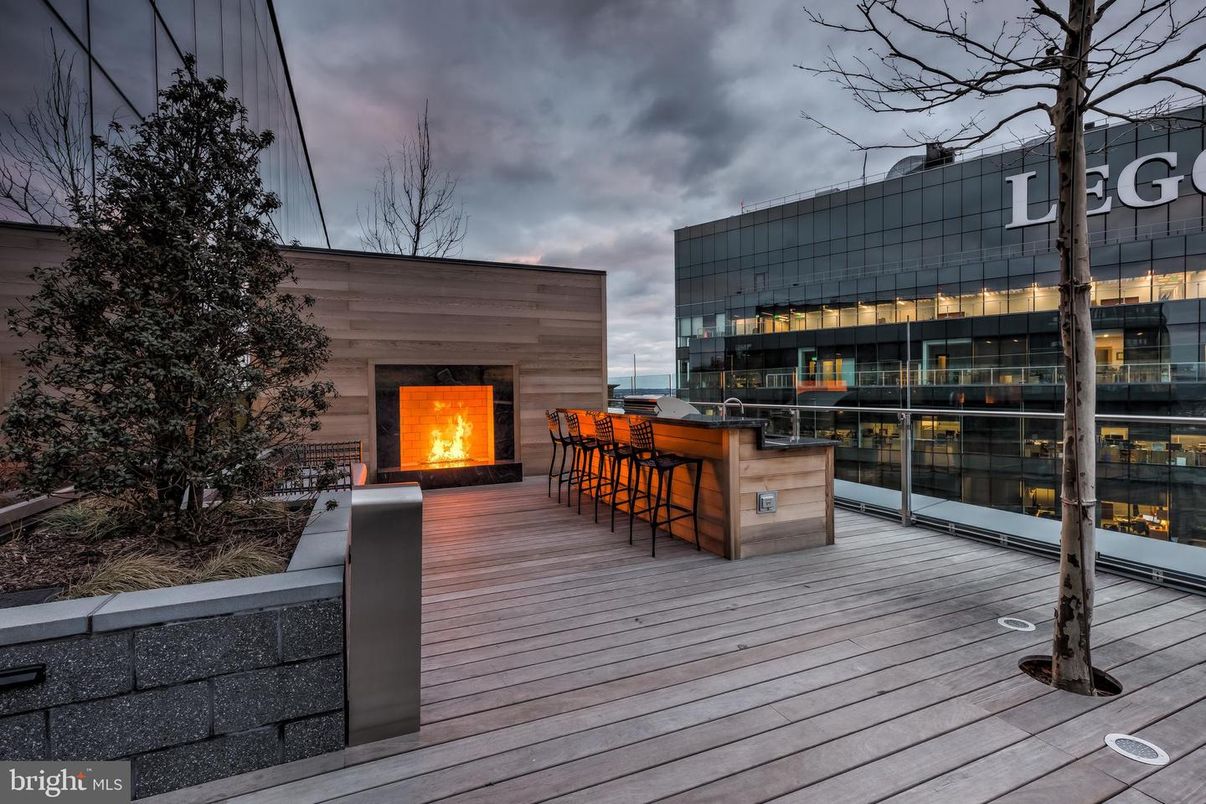 Exterior, Fireplace