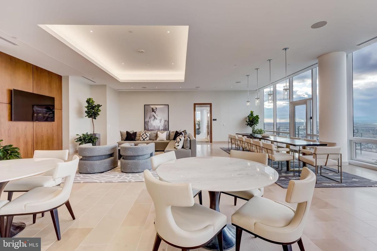 Dining room, Interior, Living room, Pendant Lights, Recessed Lighting