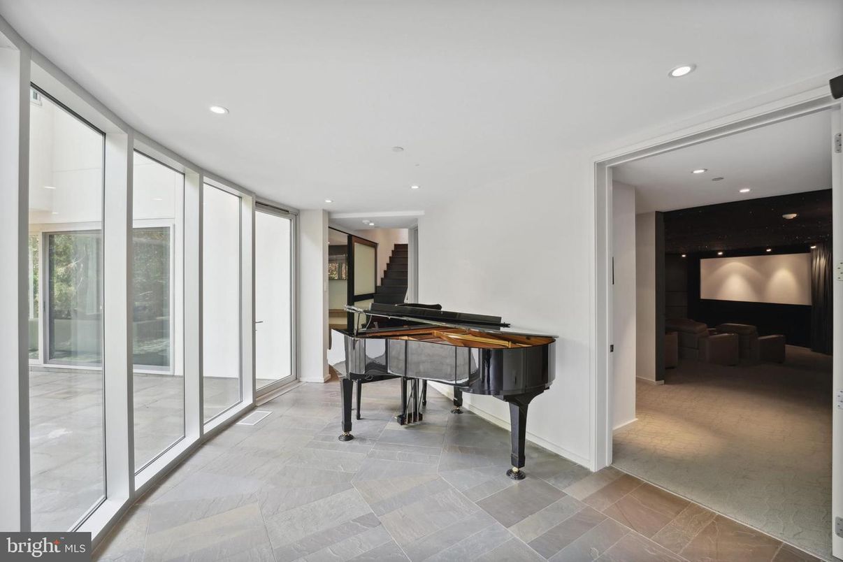 Interior, Piano, Recessed Lighting