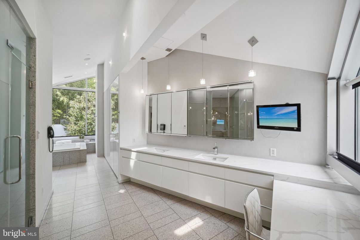 Bathroom, Dual Sink Vanities, Interior, Pendant Lights, Recessed Lighting