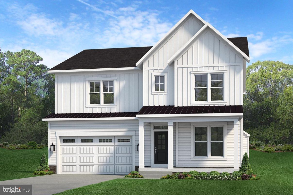 Attached, Exterior, Facade, Farmhouse
