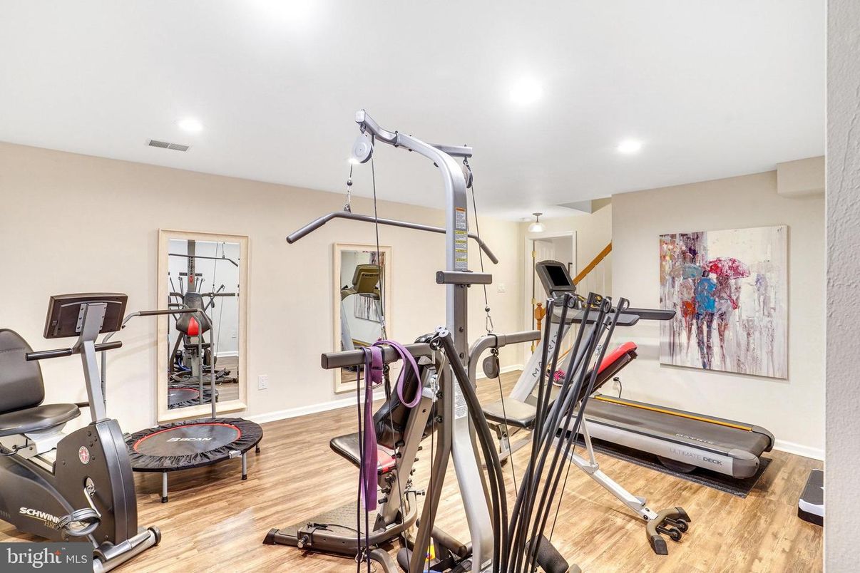 Fitness Equipment, Interior, Recessed Lighting, Wood Texture Flooring