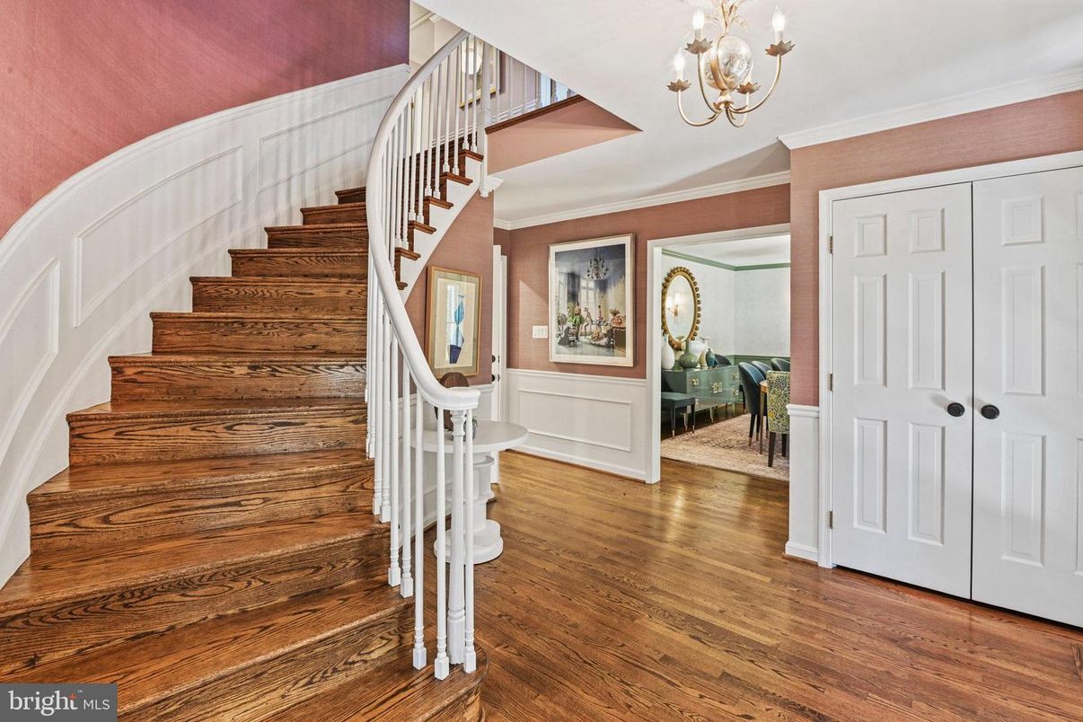 Chandelier, Interior, Wood Texture Flooring