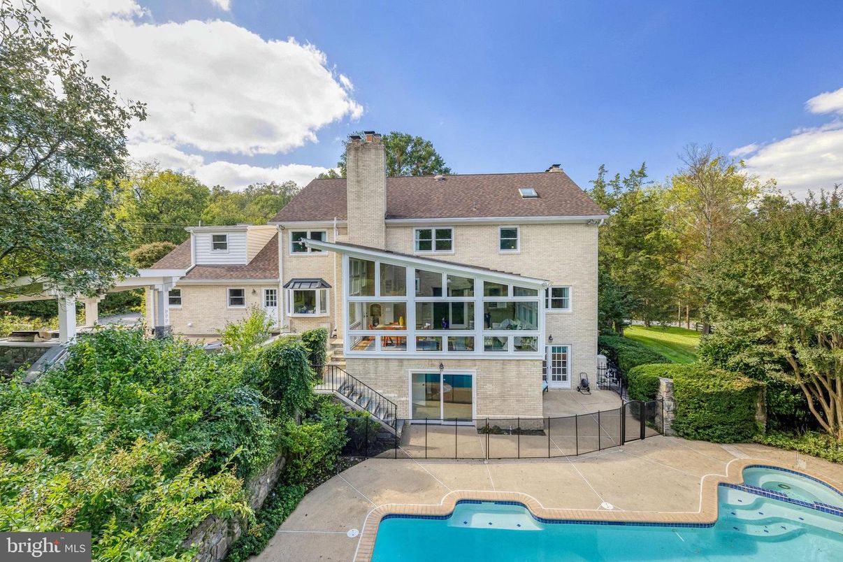 Backyard, Exterior, Pool
