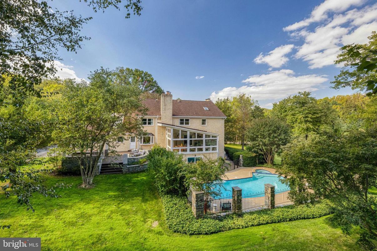 Backyard, Exterior, Pool