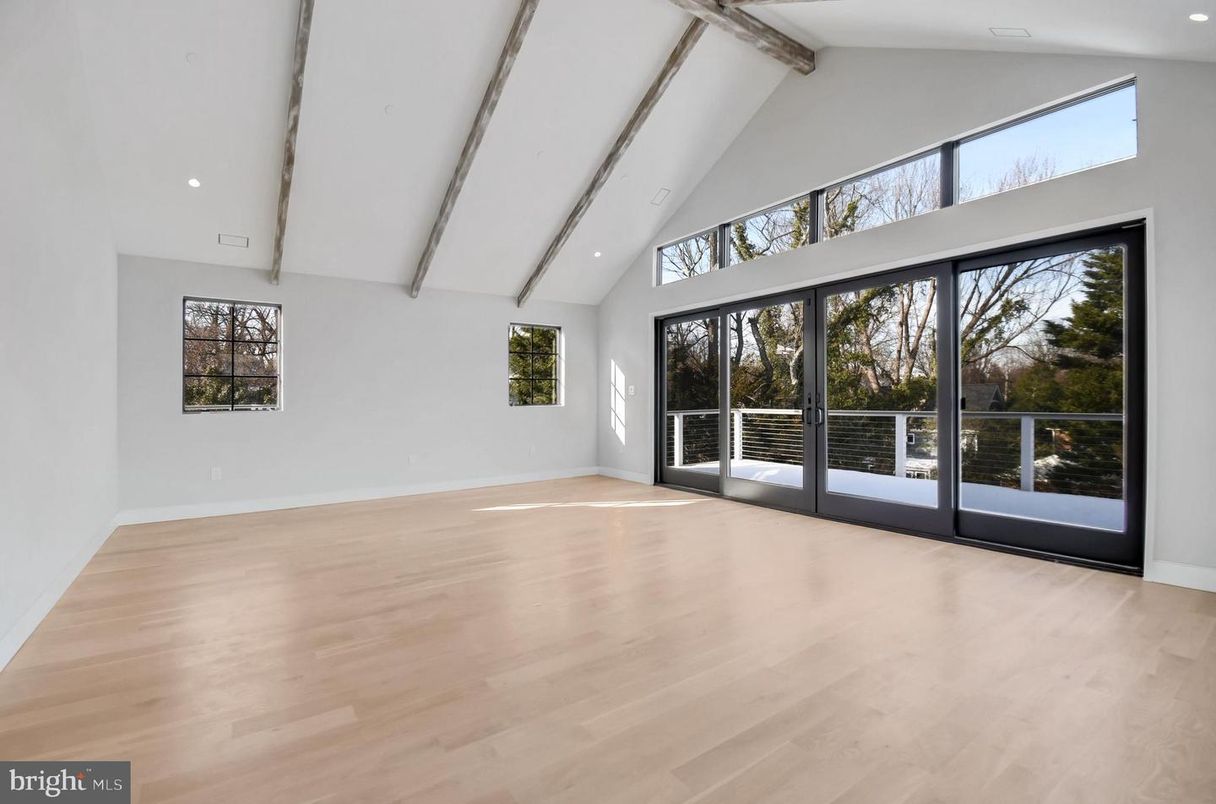 Empty room, Interior, Recessed Lighting, Wooden Beams, Wood Texture Flooring