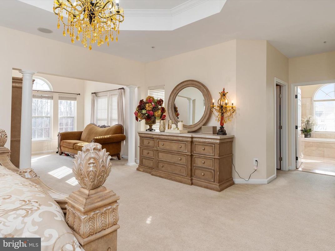 Chandelier, Interior, Living room