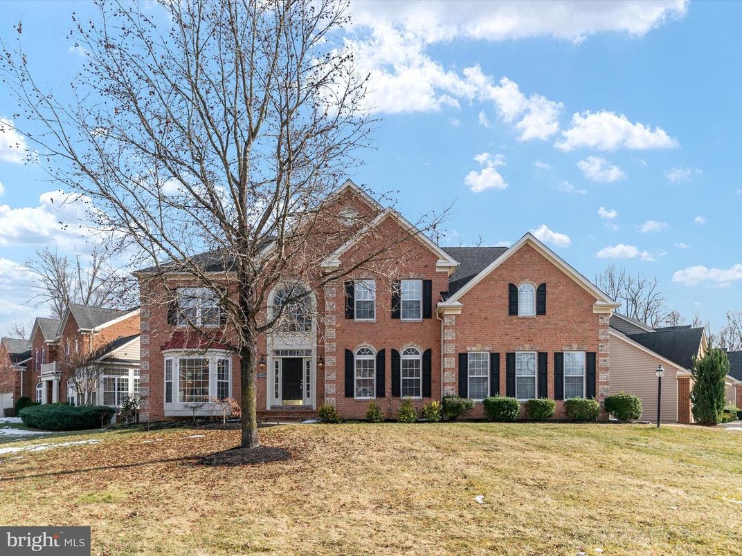 Exterior, Facade, Brick Facade, Brick Traditional
