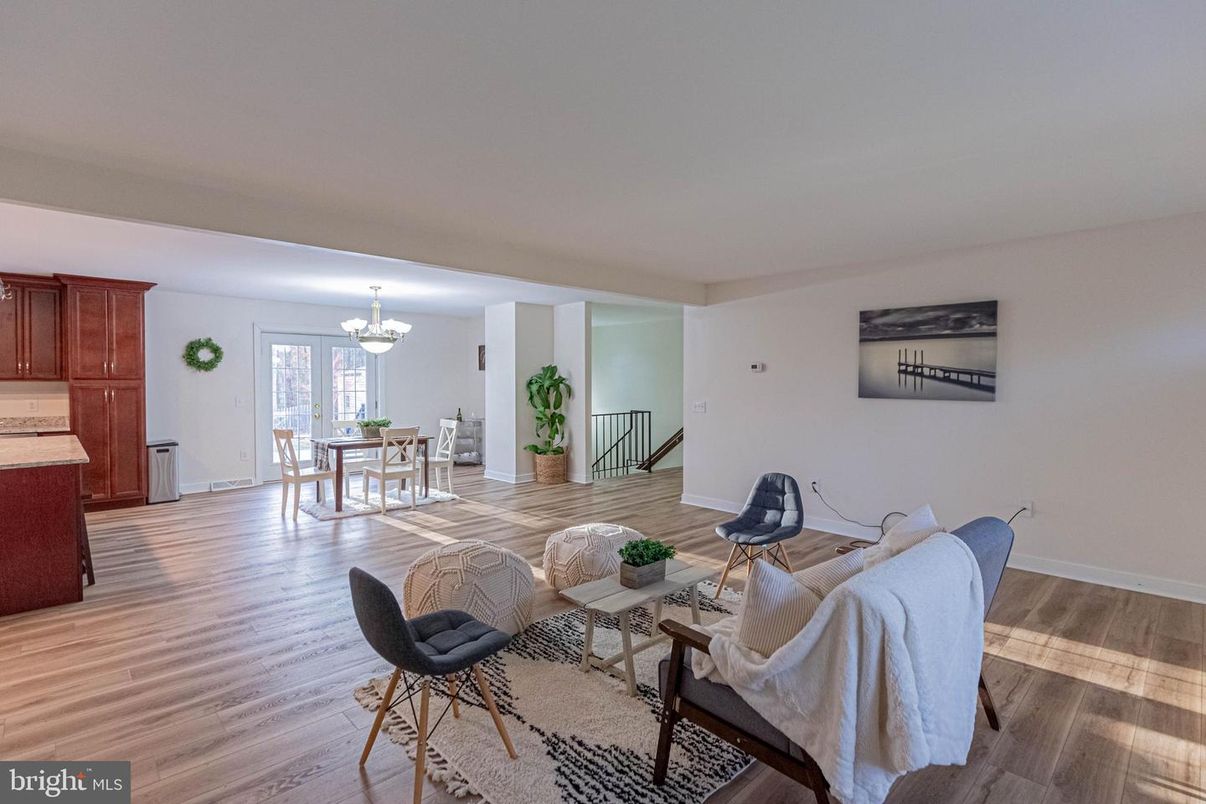 Chandelier, Dining room, Interior, Living room, Wood Texture Flooring