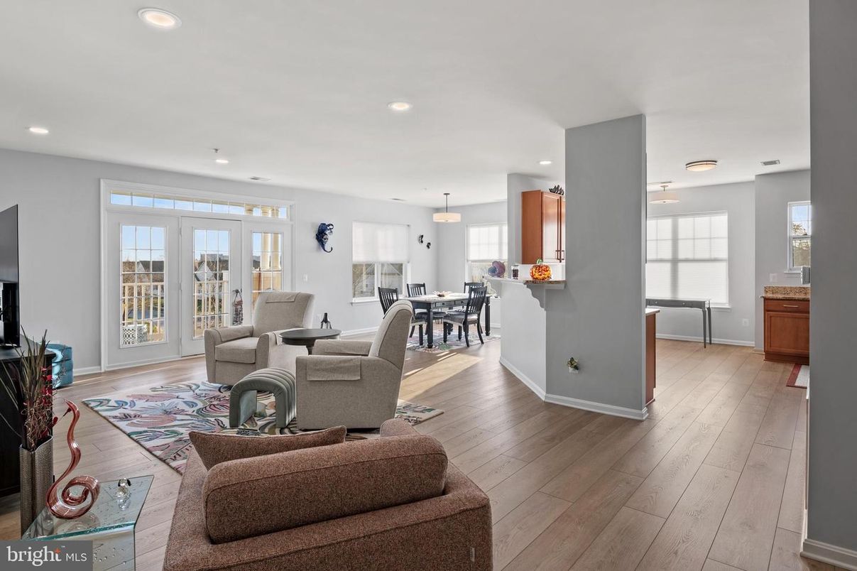 Dining room, Interior, Kitchen, Living room, Pendant Lights, Recessed Lighting, Wood Texture Flooring