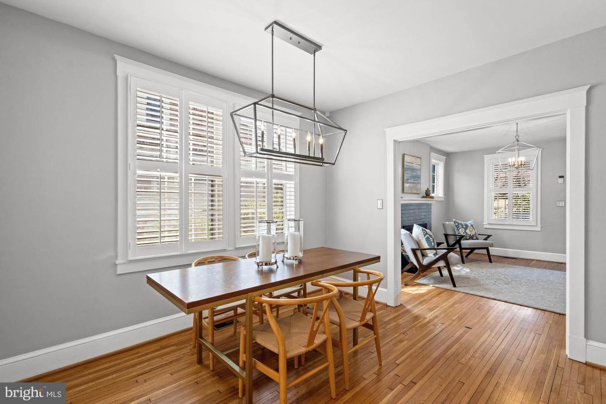 Chandelier, Dining room, Fireplace, Interior, Pendant Lights, Wood Texture Flooring