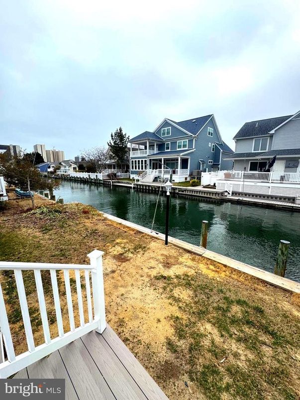 Exterior, Water