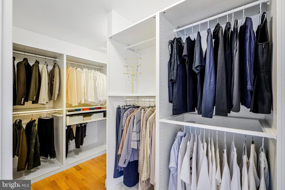Interior, Walk-in Closets, Wood Texture Flooring