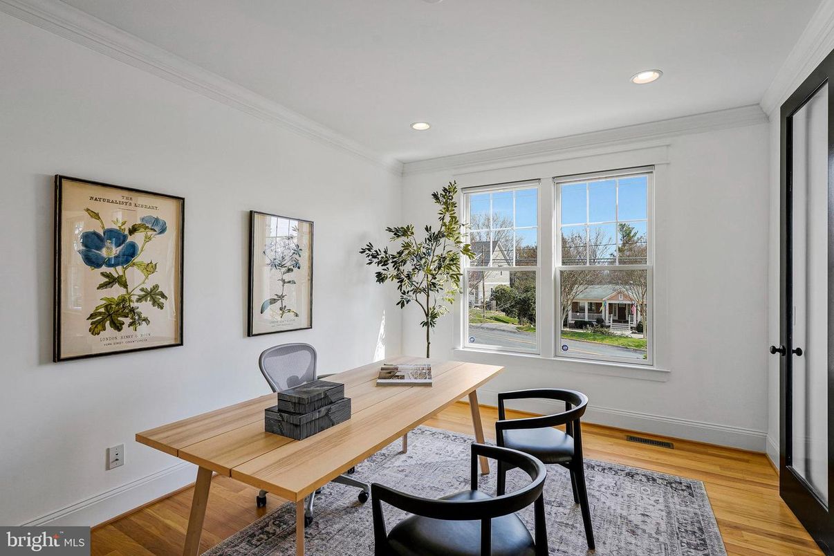 Home Office, Interior, Recessed Lighting, Wood Texture Flooring