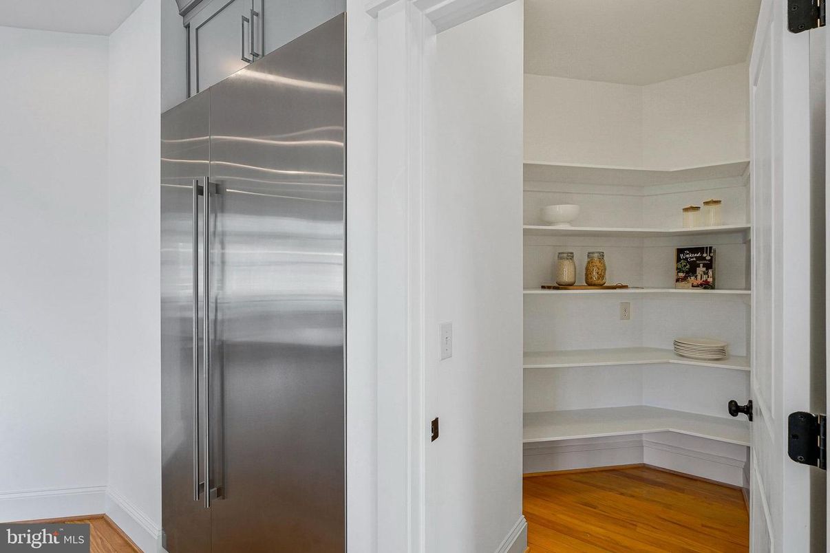 Interior, Stainless Steel Appliances, Wood Texture Flooring
