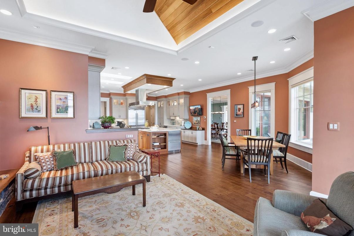 Dining room, Interior, Kitchen, Pendant Lights, Recessed Lighting, Stainless Steel Appliances, Wooden Ceilings, Wood Texture Flooring