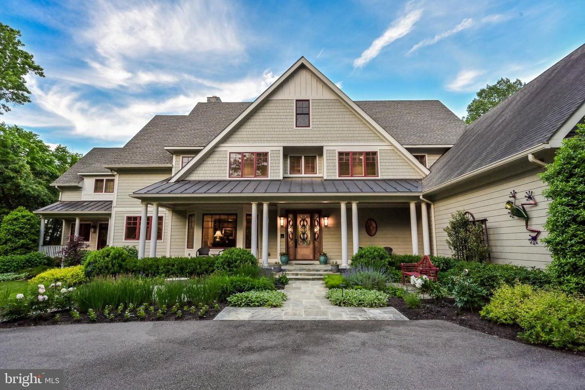 Exterior, Facade, Farmhouse