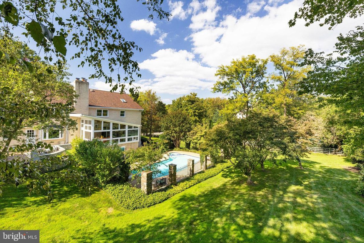 Backyard, Exterior, Pool