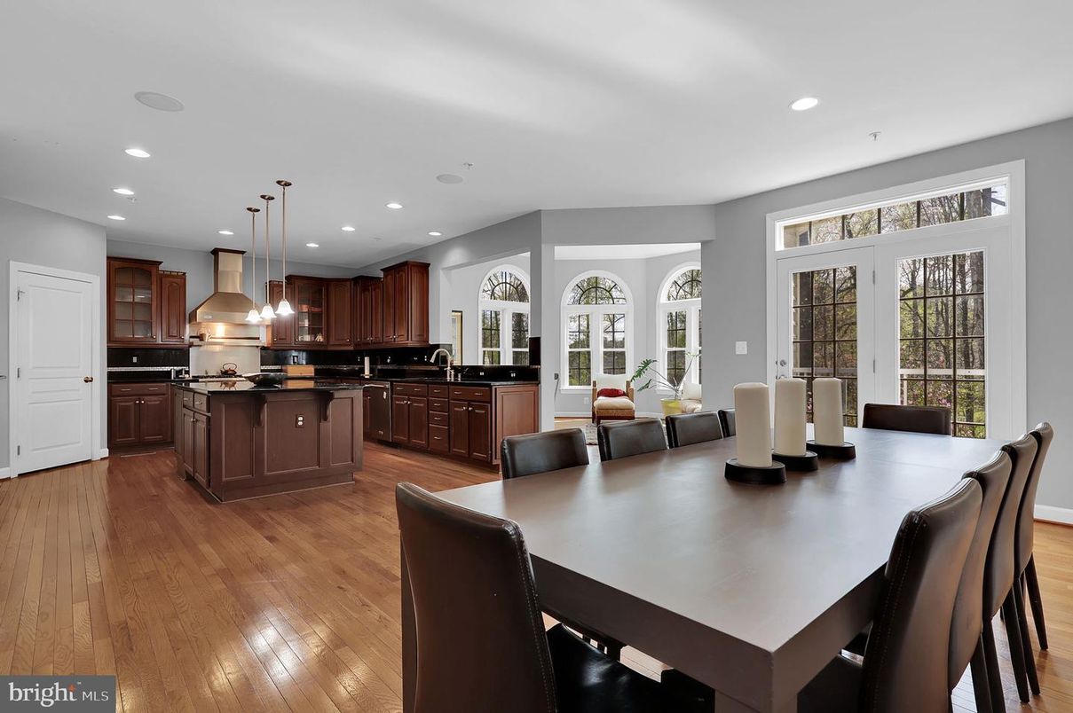 Dining room, Interior, Kitchen, Pendant Lights, Recessed Lighting, Wood Texture Flooring