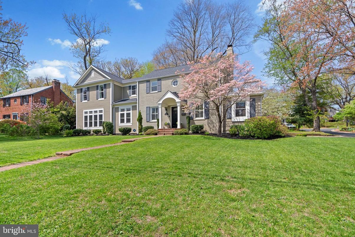 Backyard, Exterior, Facade, Georgian