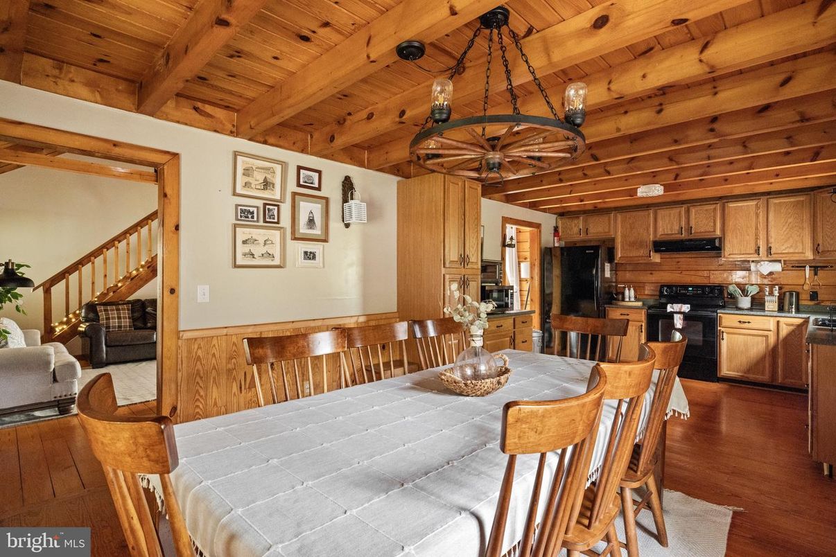 Chandelier, Dining room, Interior, Kitchen, Wooden Beams, Wooden Ceilings, Wood Texture Flooring