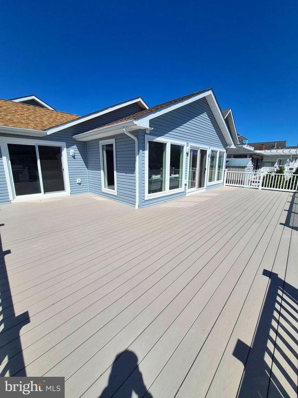Exterior, Wood Texture Flooring