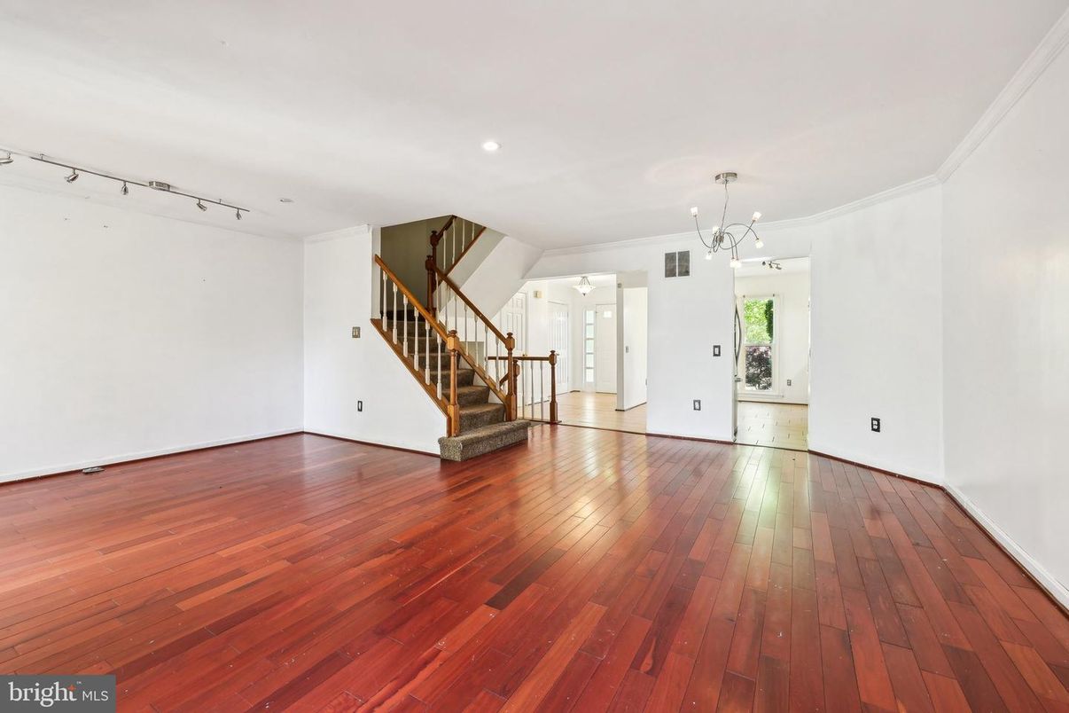 Empty room, Interior, Pendant Lights, Recessed Lighting, Wood Texture Flooring