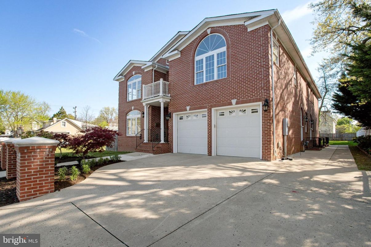 Attached, Exterior, Facade, Brick Facade, Brick Traditional