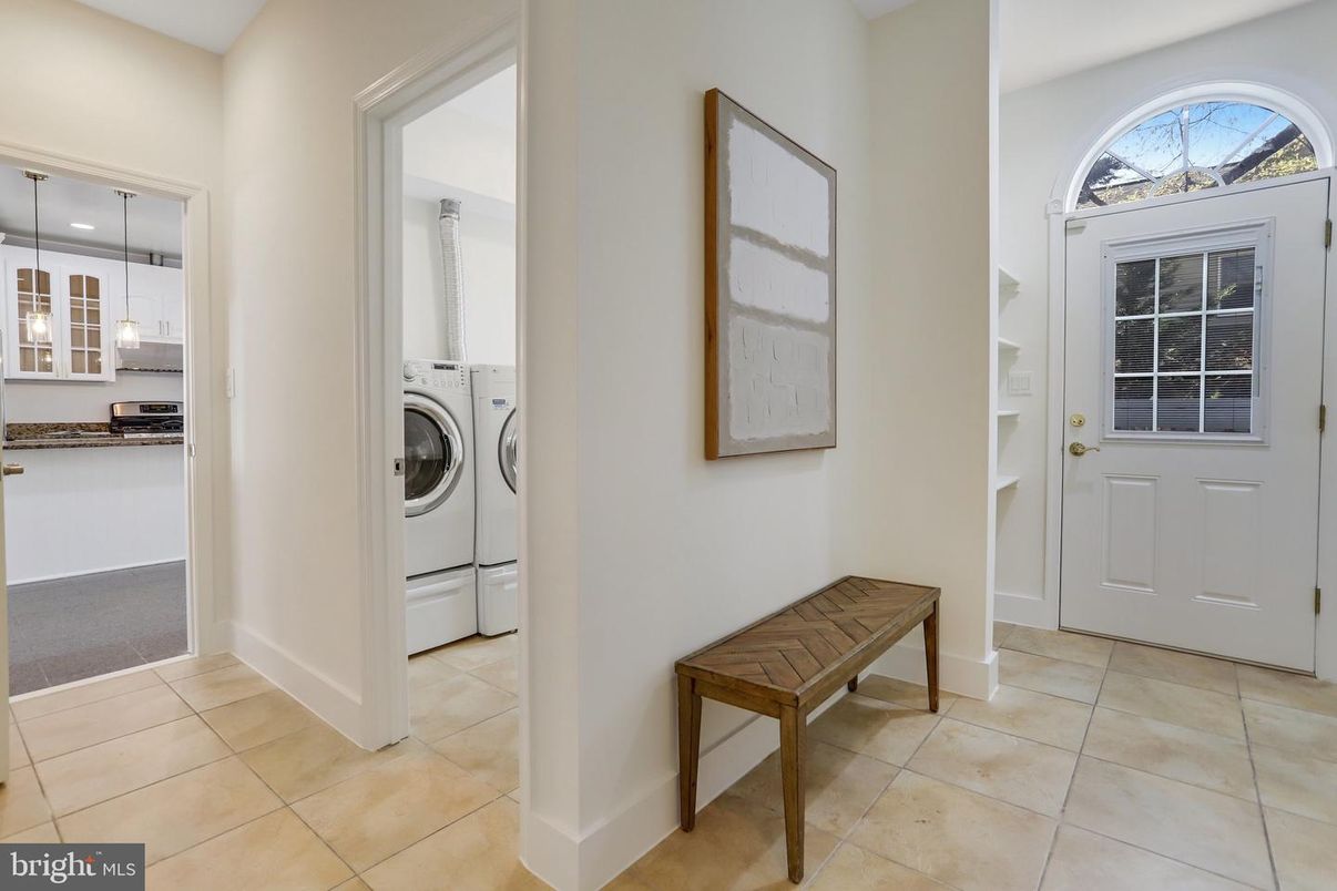 Interior, Pendant Lights, Recessed Lighting, Utility Closets, Washer