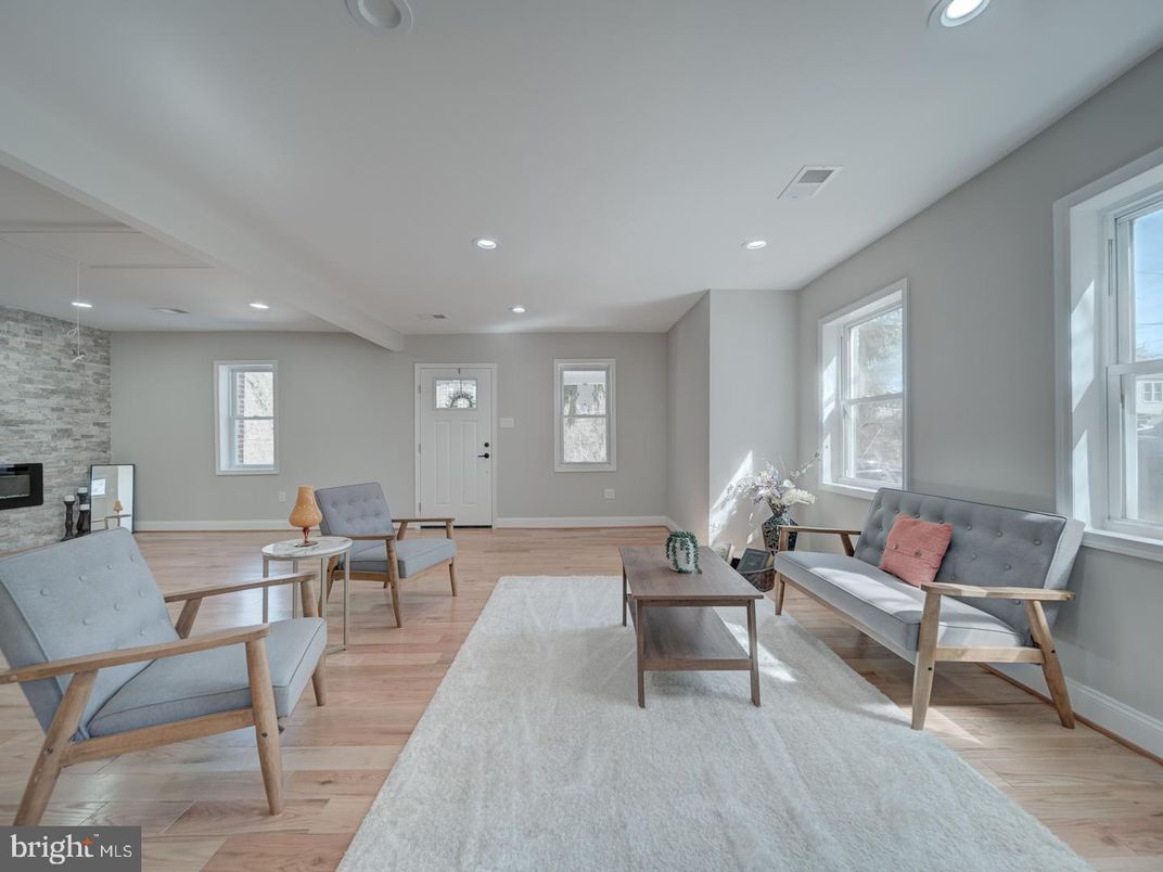 Interior, Living room, Recessed Lighting, Stone Walls, Wood Texture Flooring