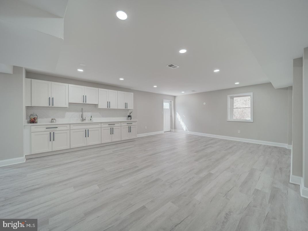 Empty room, Interior, Kitchen, Recessed Lighting, Wood Texture Flooring