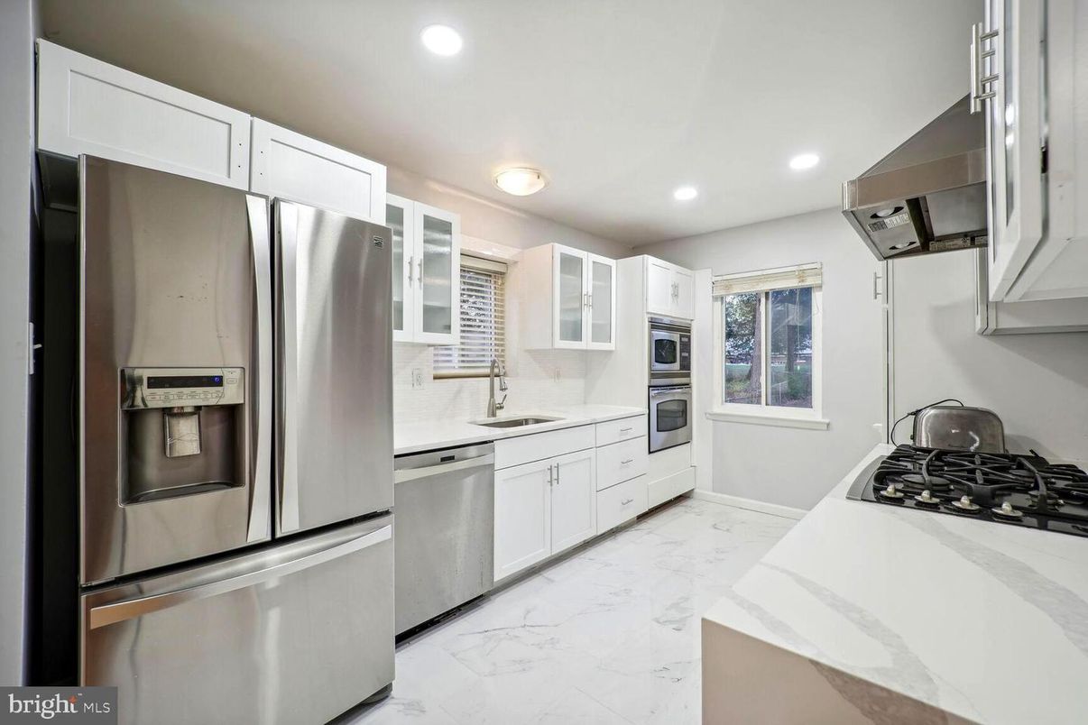 Interior, Kitchen, Marble, Recessed Lighting, Stainless Steel Appliances