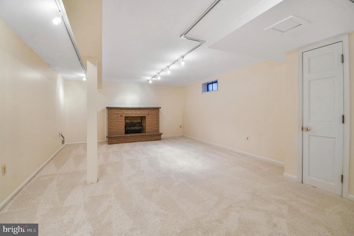 Empty room, Fireplace, Interior